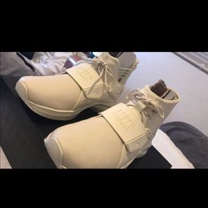 BRAND NEW FENTY x PUMA SNEAKERS